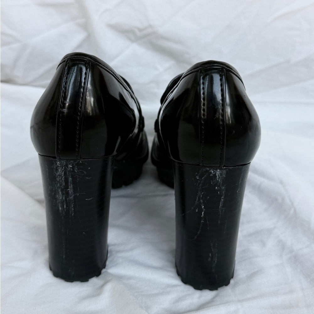 Guess Shiny Black Loafers with Gold Logo - Picture 5 of 6